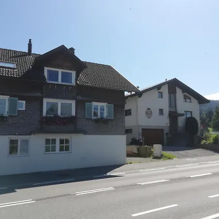Appartement Gemuetliche In Einfamilienhaus