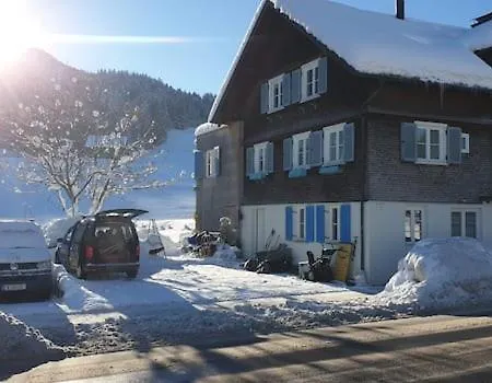 Gemuetliche In Einfamilienhaus Appartement